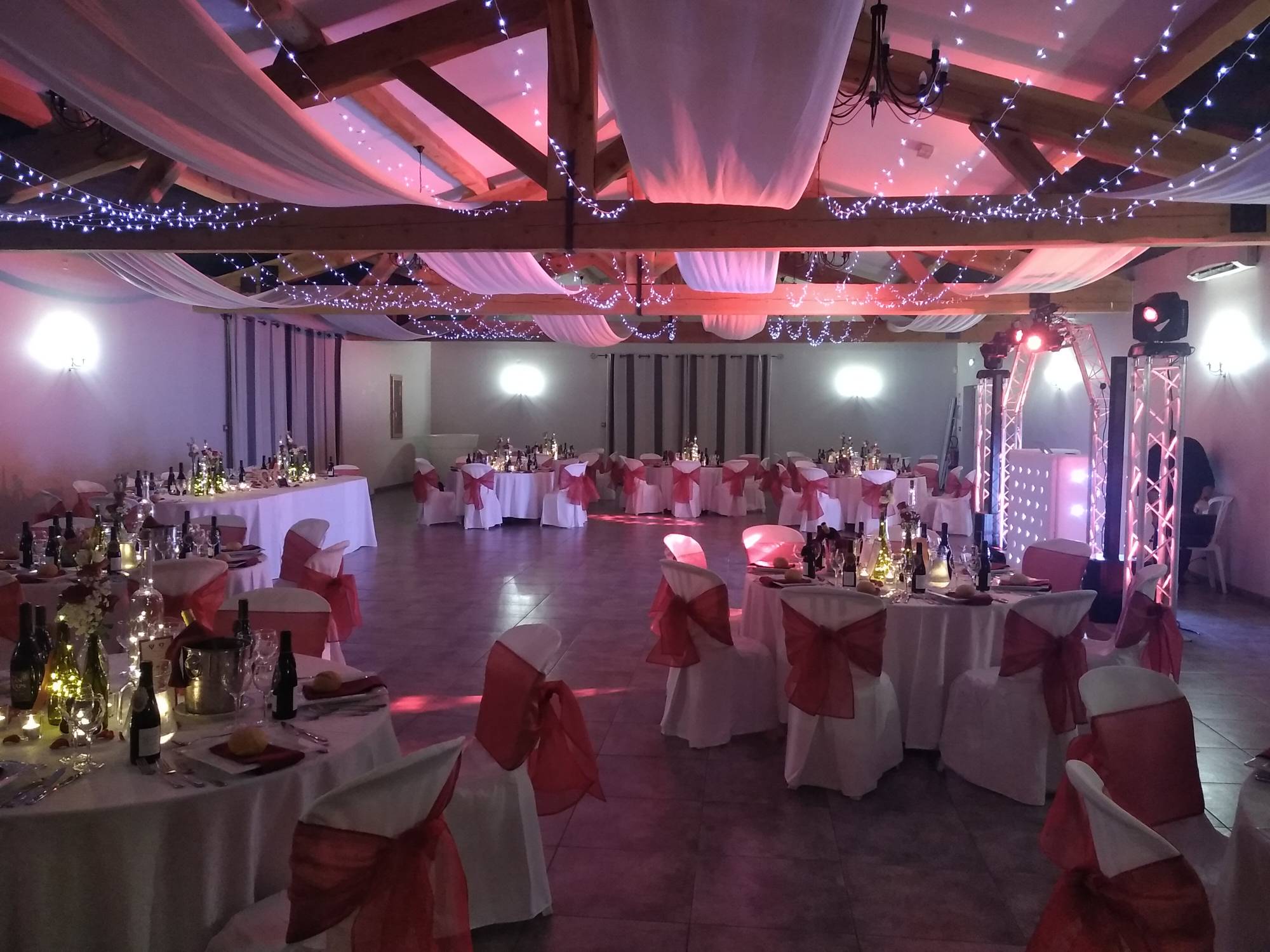 décoration lumineuse au mas de jonquerolles en provence