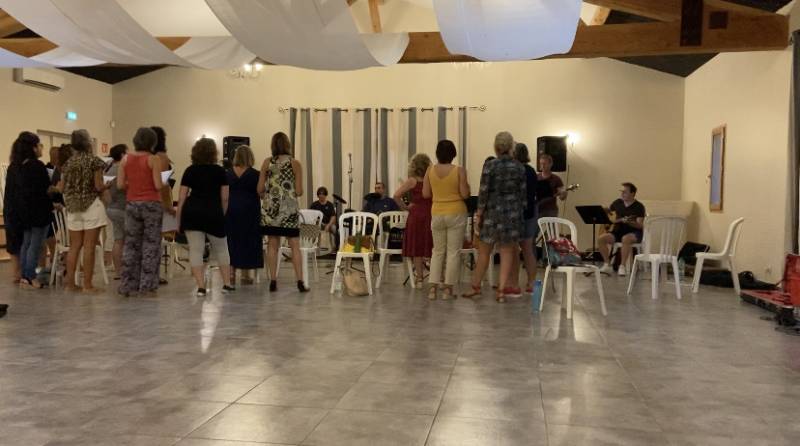 chorale glanum rock au mas de jonquerolles saint rémy de provence