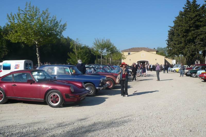 location de salle en provence pour rassemblement de voitures à Saint Rémy de Provence
