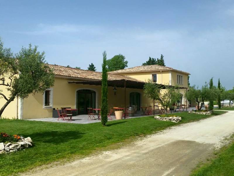 salle pour association près d'arles